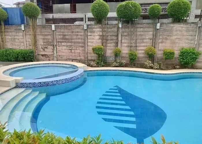 Family & Barkada Homey Staycation Near Diliman, Katipunan, Commonwealth Apartment