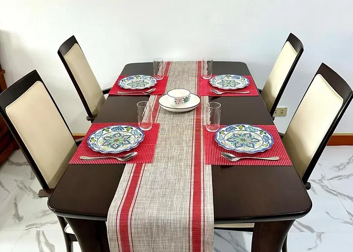 Family & Barkada Homey Staycation Near Diliman, Katipunan, Commonwealth Apartment *